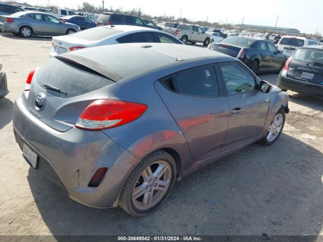 Photo 3 VIN: KMHTC6AD2CU060363 - HYUNDAI VELOSTER 