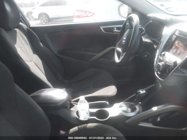 Photo 4 VIN: KMHTC6AD2CU060363 - HYUNDAI VELOSTER 