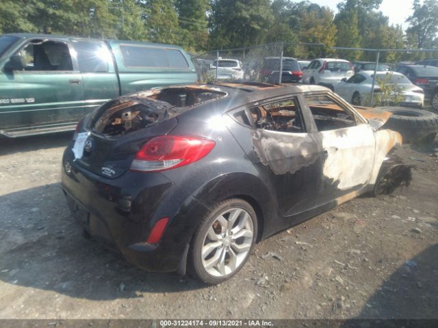 Photo 3 VIN: KMHTC6AD2DU165390 - HYUNDAI VELOSTER 