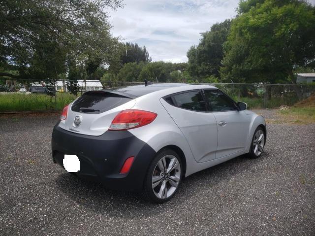 Photo 3 VIN: KMHTC6AD2DU176101 - HYUNDAI VELOSTER 