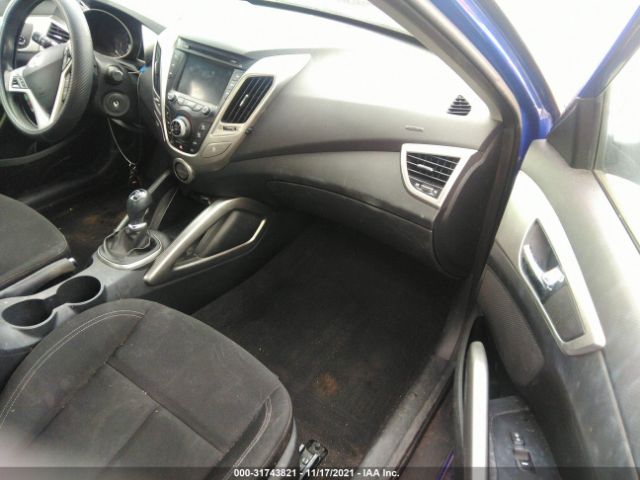 Photo 4 VIN: KMHTC6AD2DU177670 - HYUNDAI VELOSTER 