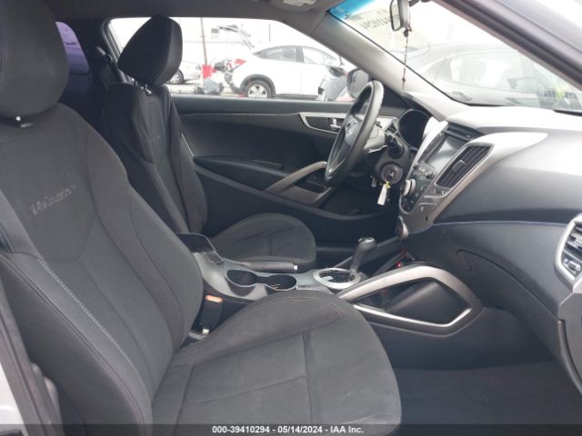 Photo 4 VIN: KMHTC6AD2FU239605 - HYUNDAI VELOSTER 