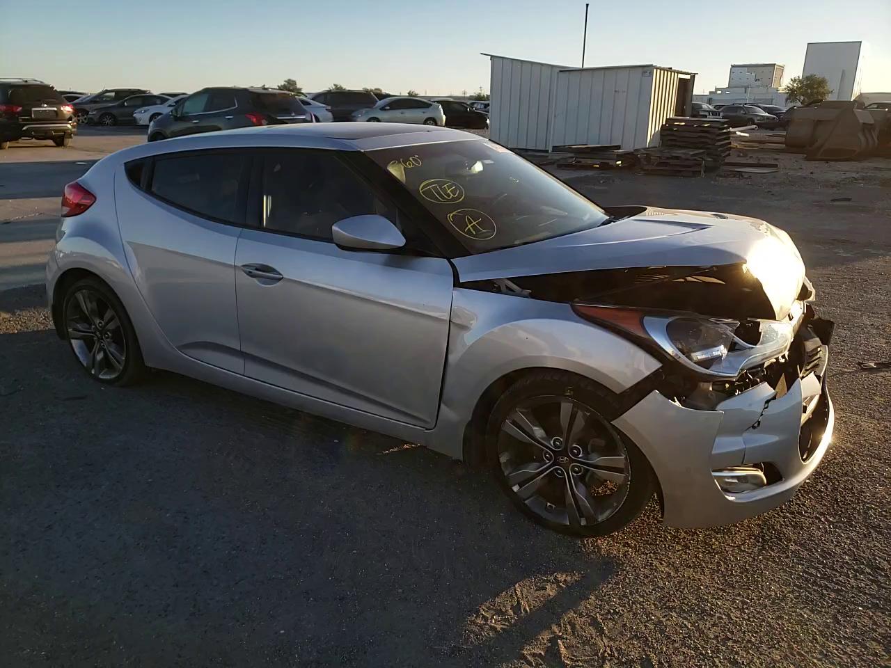 Photo 10 VIN: KMHTC6AD2FU240253 - HYUNDAI VELOSTER 