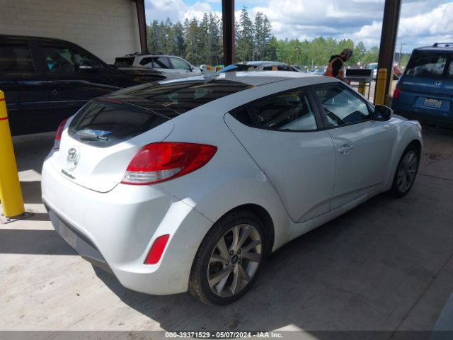 Photo 3 VIN: KMHTC6AD2GU257359 - HYUNDAI VELOSTER 