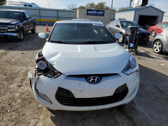 Photo 4 VIN: KMHTC6AD2GU282357 - HYUNDAI VELOSTER 