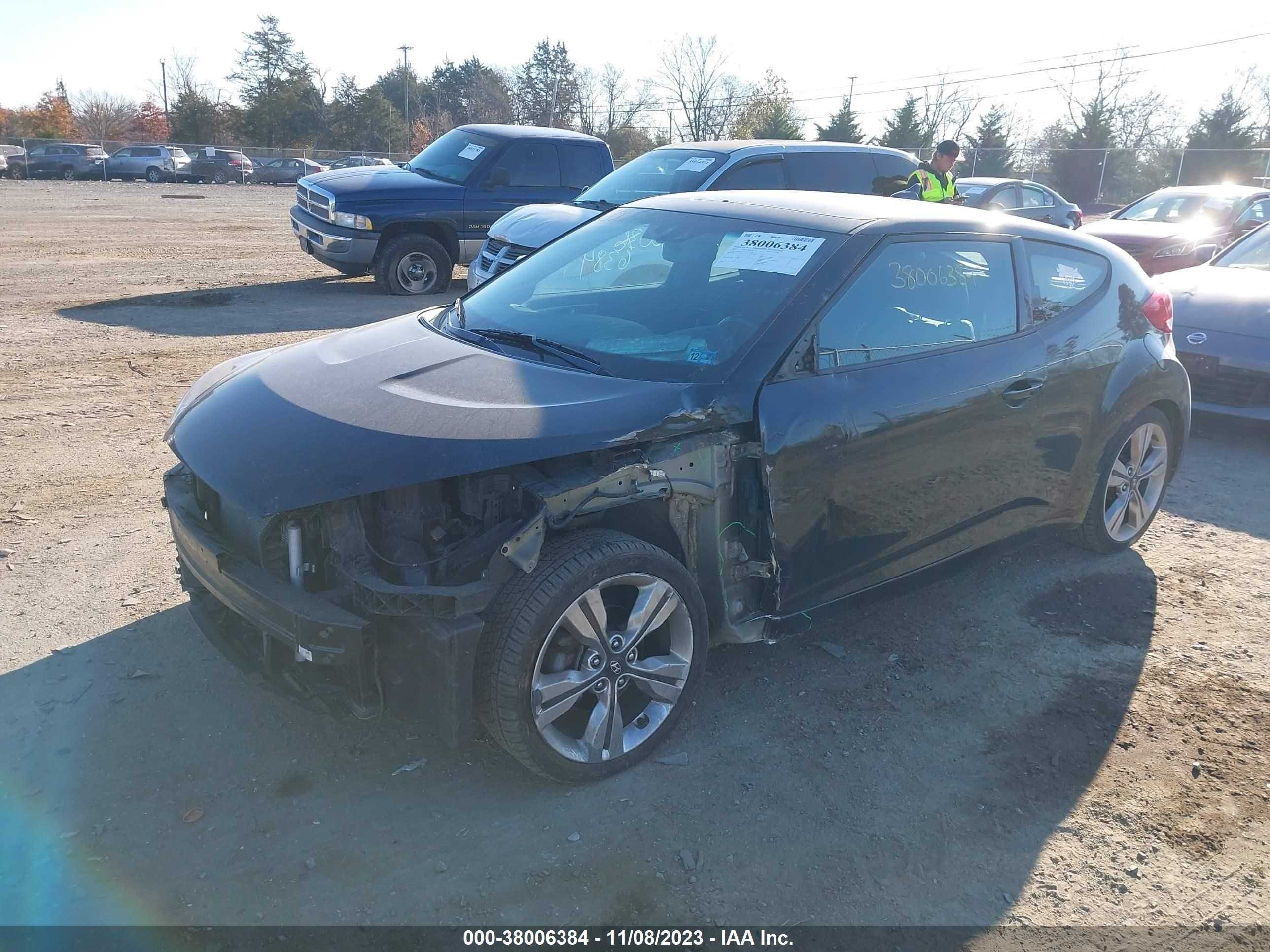 Photo 1 VIN: KMHTC6AD2GU286330 - HYUNDAI VELOSTER 