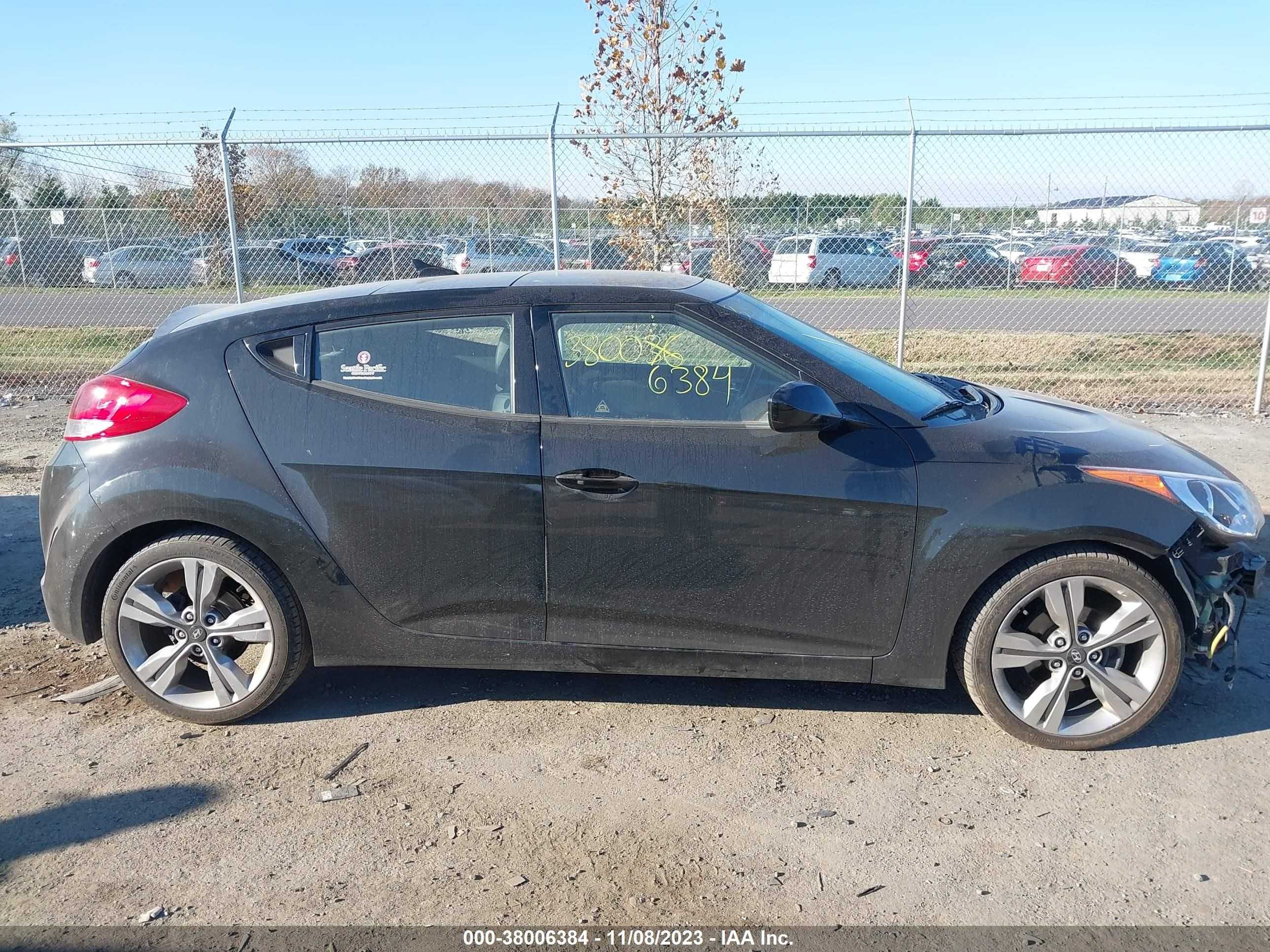 Photo 12 VIN: KMHTC6AD2GU286330 - HYUNDAI VELOSTER 