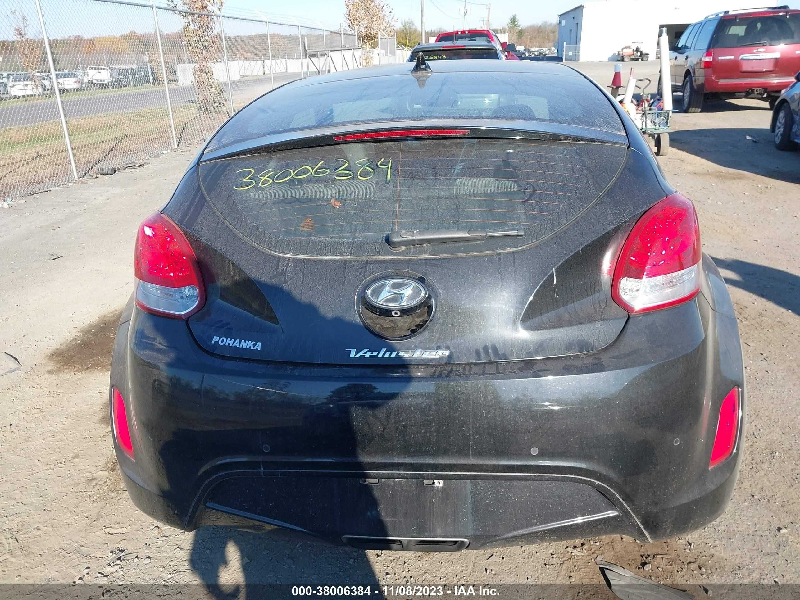 Photo 15 VIN: KMHTC6AD2GU286330 - HYUNDAI VELOSTER 