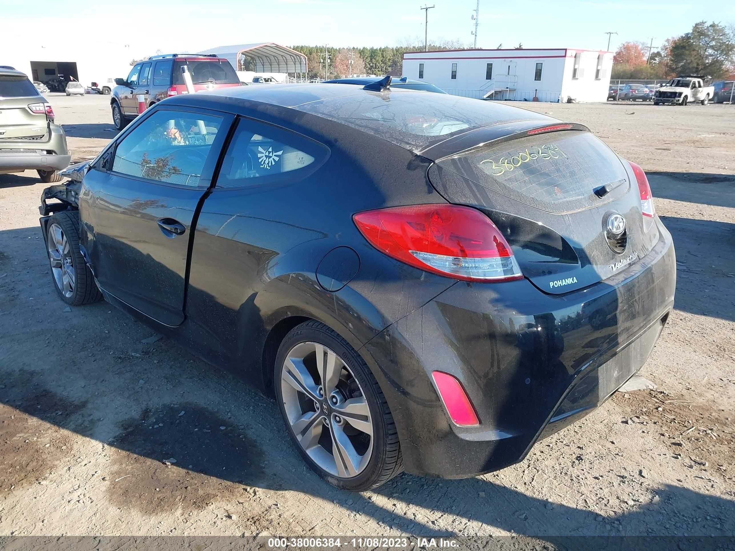 Photo 2 VIN: KMHTC6AD2GU286330 - HYUNDAI VELOSTER 