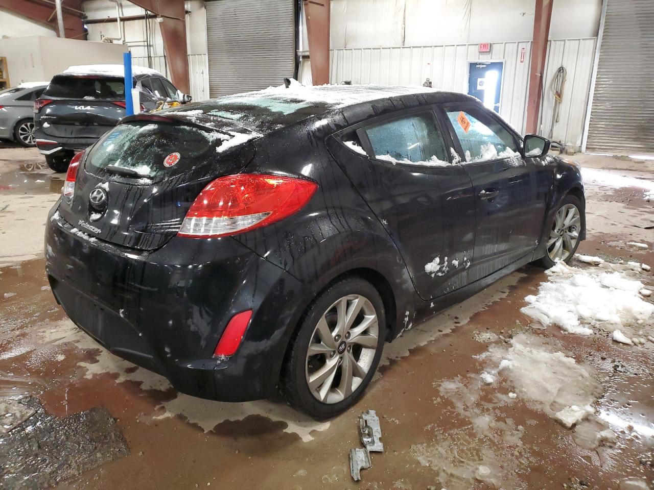 Photo 2 VIN: KMHTC6AD2HU307419 - HYUNDAI VELOSTER 