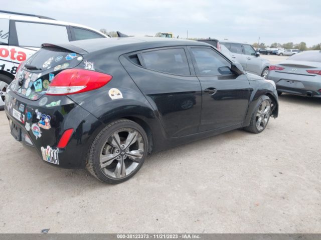 Photo 3 VIN: KMHTC6AD2HU315357 - HYUNDAI VELOSTER 