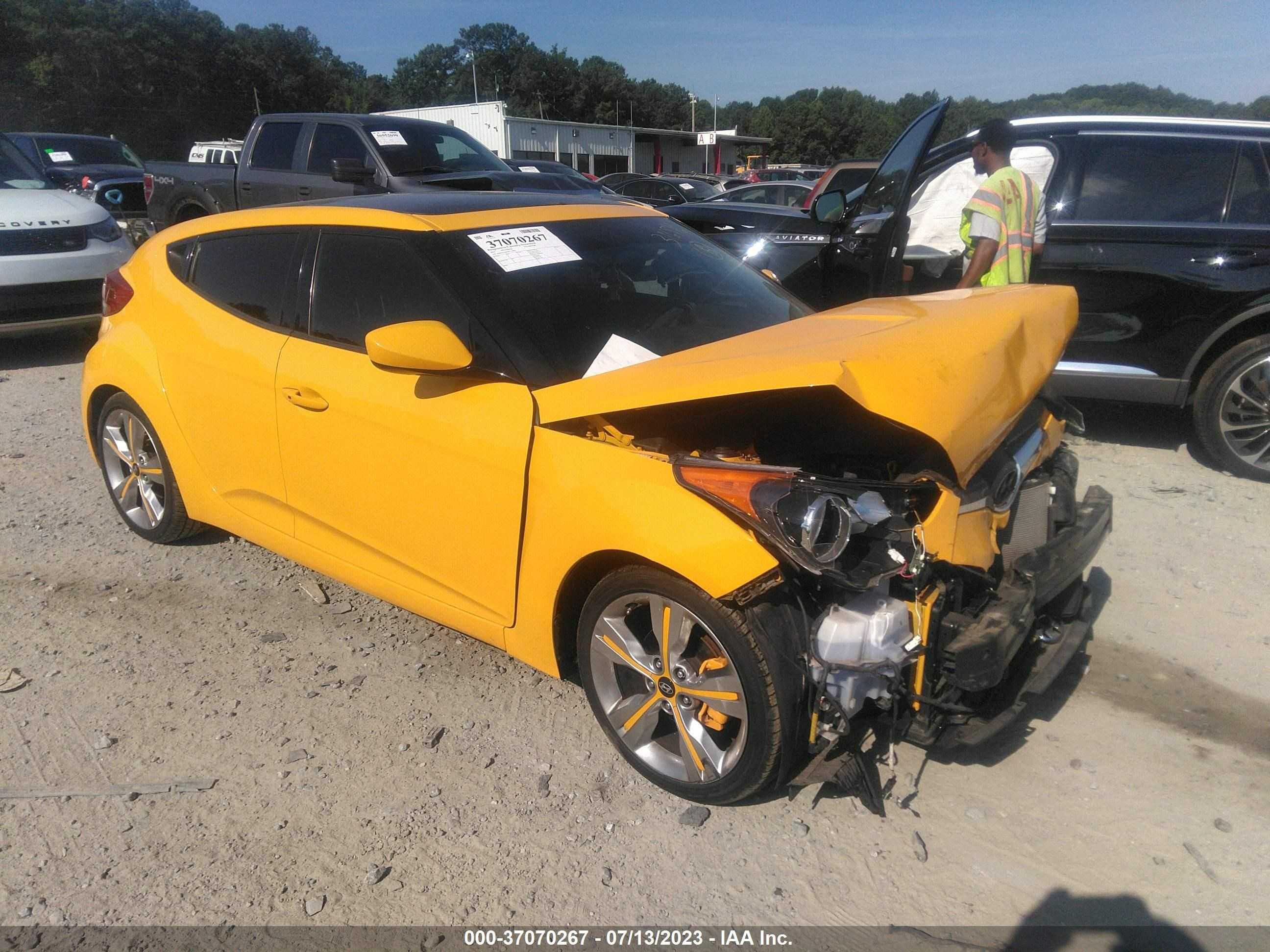 Photo 0 VIN: KMHTC6AD2HU316816 - HYUNDAI VELOSTER 