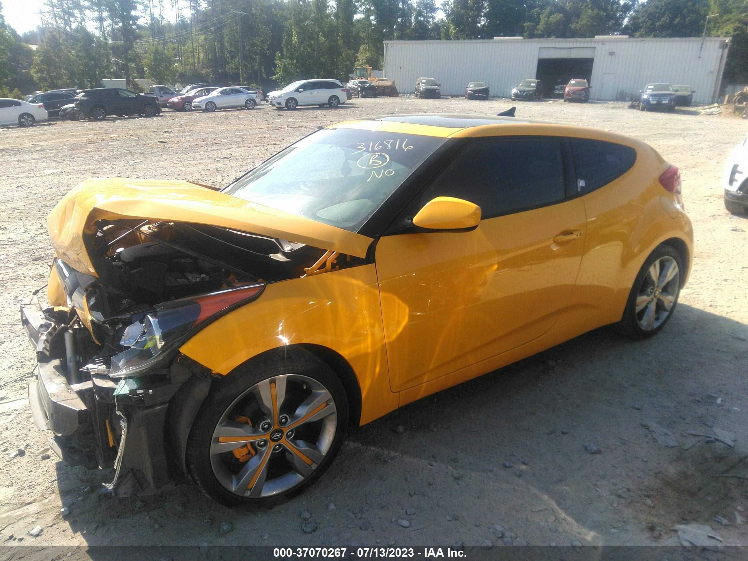 Photo 1 VIN: KMHTC6AD2HU316816 - HYUNDAI VELOSTER 