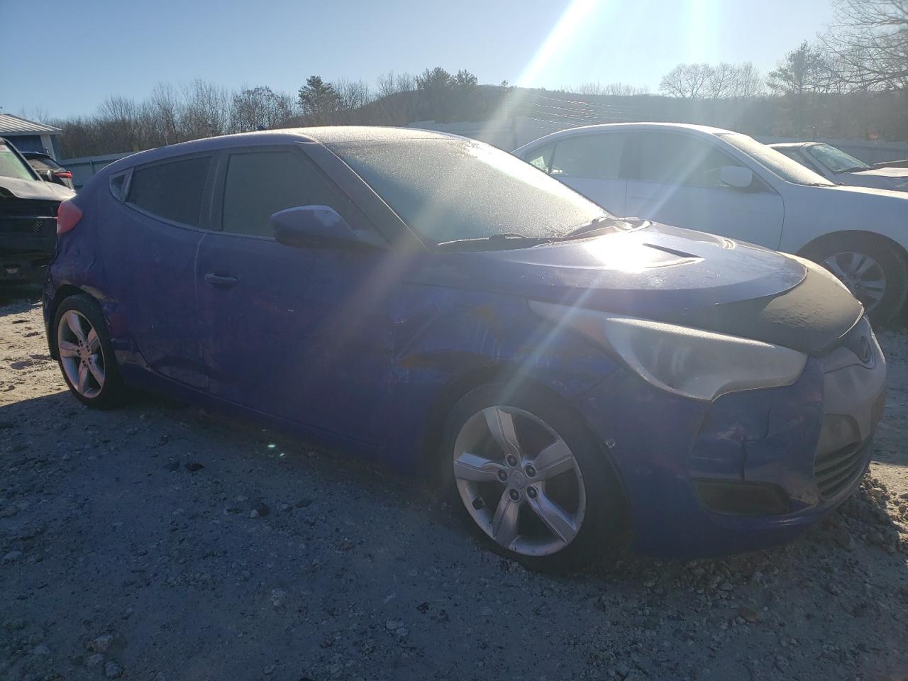 Photo 3 VIN: KMHTC6AD3CU027551 - HYUNDAI VELOSTER 