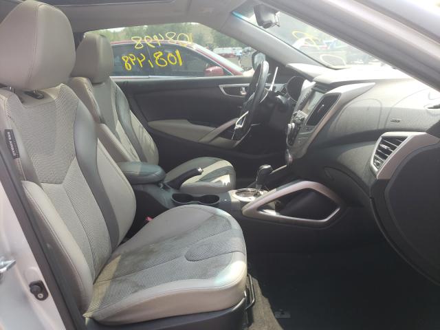 Photo 4 VIN: KMHTC6AD3CU059657 - HYUNDAI VELOSTER 