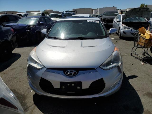 Photo 4 VIN: KMHTC6AD3CU059688 - HYUNDAI VELOSTER 