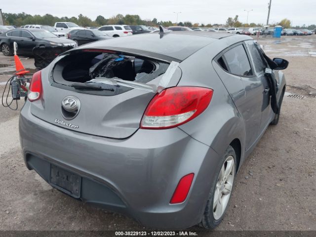 Photo 3 VIN: KMHTC6AD3CU075387 - HYUNDAI VELOSTER 