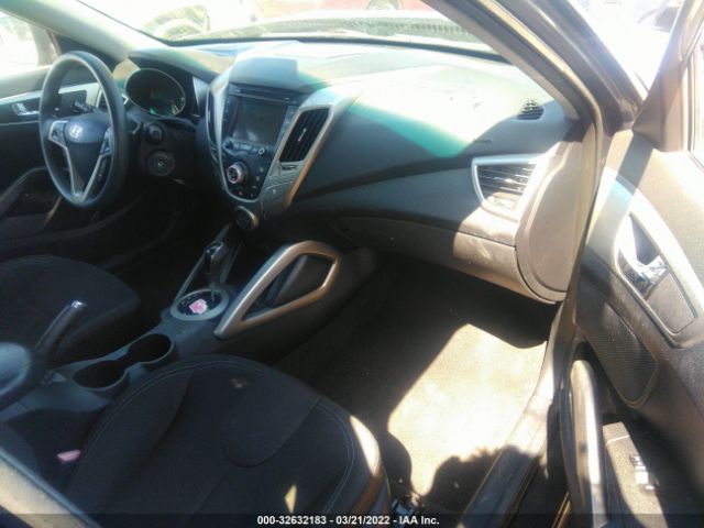 Photo 4 VIN: KMHTC6AD3DU093955 - HYUNDAI VELOSTER 