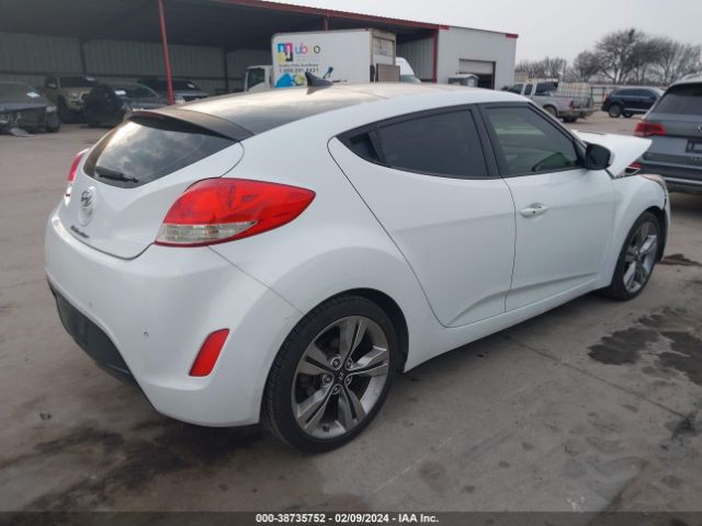 Photo 3 VIN: KMHTC6AD3DU101388 - HYUNDAI VELOSTER 