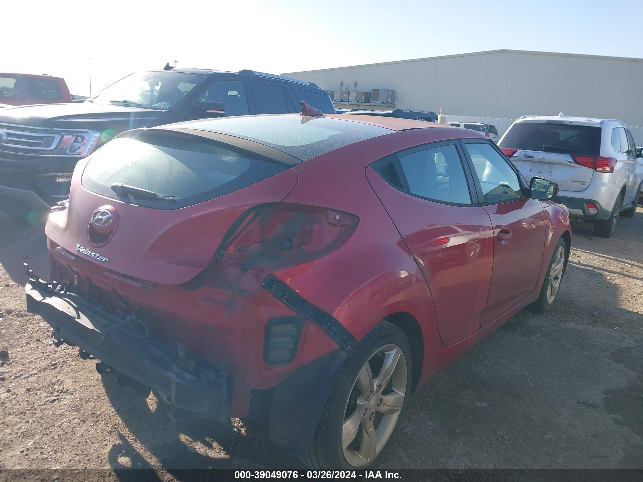 Photo 3 VIN: KMHTC6AD3DU121592 - HYUNDAI VELOSTER 