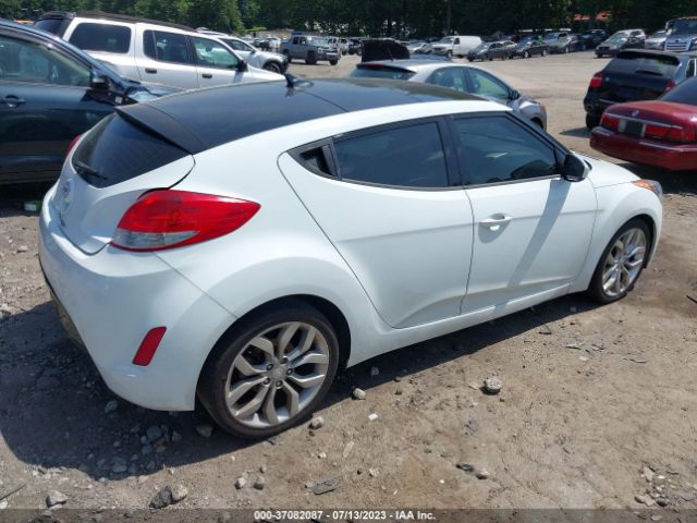 Photo 3 VIN: KMHTC6AD3DU130857 - HYUNDAI VELOSTER 