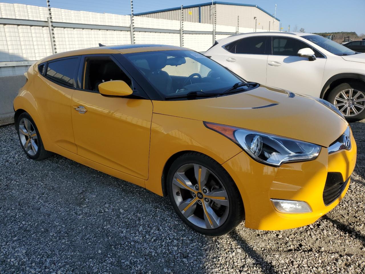 Photo 3 VIN: KMHTC6AD3DU143060 - HYUNDAI VELOSTER 