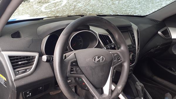 Photo 13 VIN: KMHTC6AD3FU228533 - HYUNDAI VELOSTER 