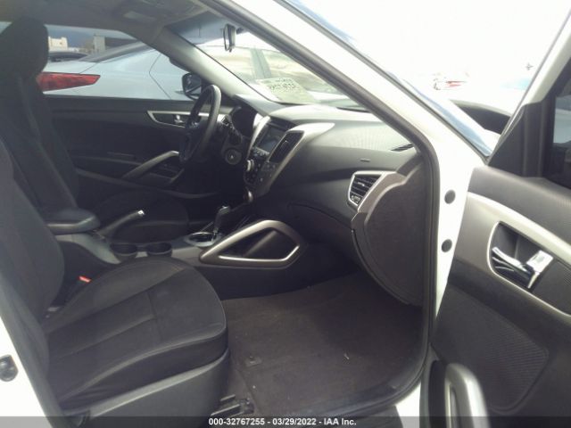 Photo 4 VIN: KMHTC6AD3GU270749 - HYUNDAI VELOSTER 