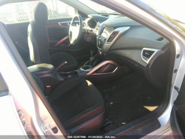 Photo 4 VIN: KMHTC6AD3GU277118 - HYUNDAI VELOSTER 