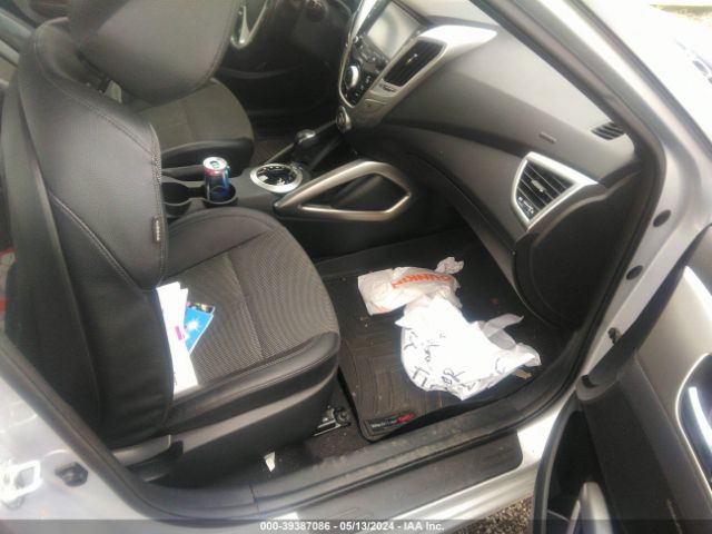 Photo 4 VIN: KMHTC6AD3GU282576 - HYUNDAI VELOSTER 