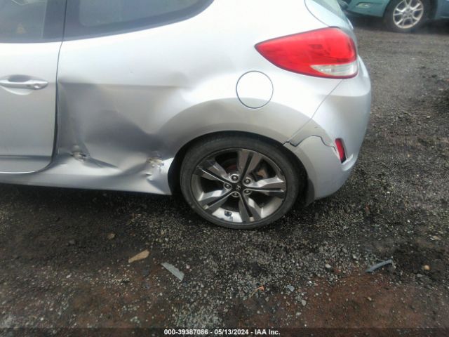 Photo 5 VIN: KMHTC6AD3GU282576 - HYUNDAI VELOSTER 