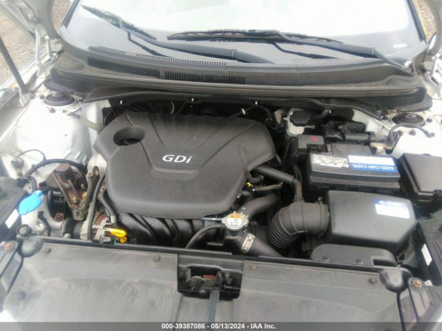 Photo 9 VIN: KMHTC6AD3GU282576 - HYUNDAI VELOSTER 