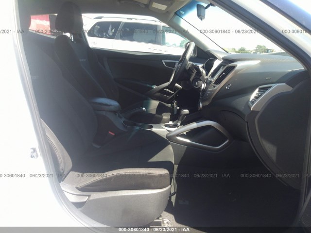 Photo 4 VIN: KMHTC6AD3GU288264 - HYUNDAI VELOSTER 