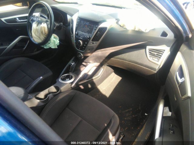 Photo 4 VIN: KMHTC6AD3HU313617 - HYUNDAI VELOSTER 