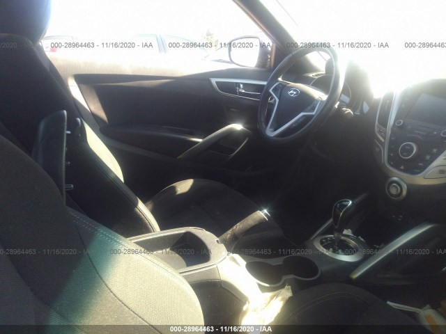 Photo 4 VIN: KMHTC6AD3HU317201 - HYUNDAI VELOSTER 