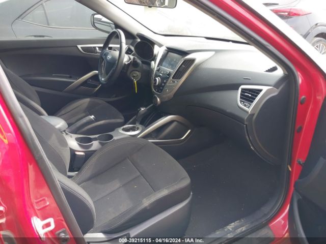 Photo 4 VIN: KMHTC6AD3HU323547 - HYUNDAI VELOSTER 