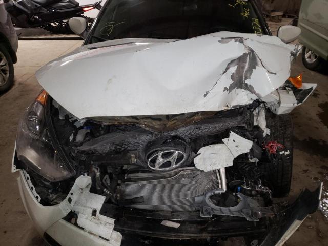 Photo 6 VIN: KMHTC6AD4CU025372 - HYUNDAI VELOSTER 