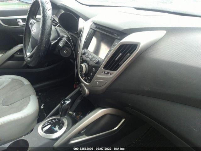 Photo 4 VIN: KMHTC6AD4CU029728 - HYUNDAI VELOSTER 