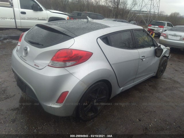 Photo 3 VIN: KMHTC6AD4CU049901 - HYUNDAI VELOSTER 