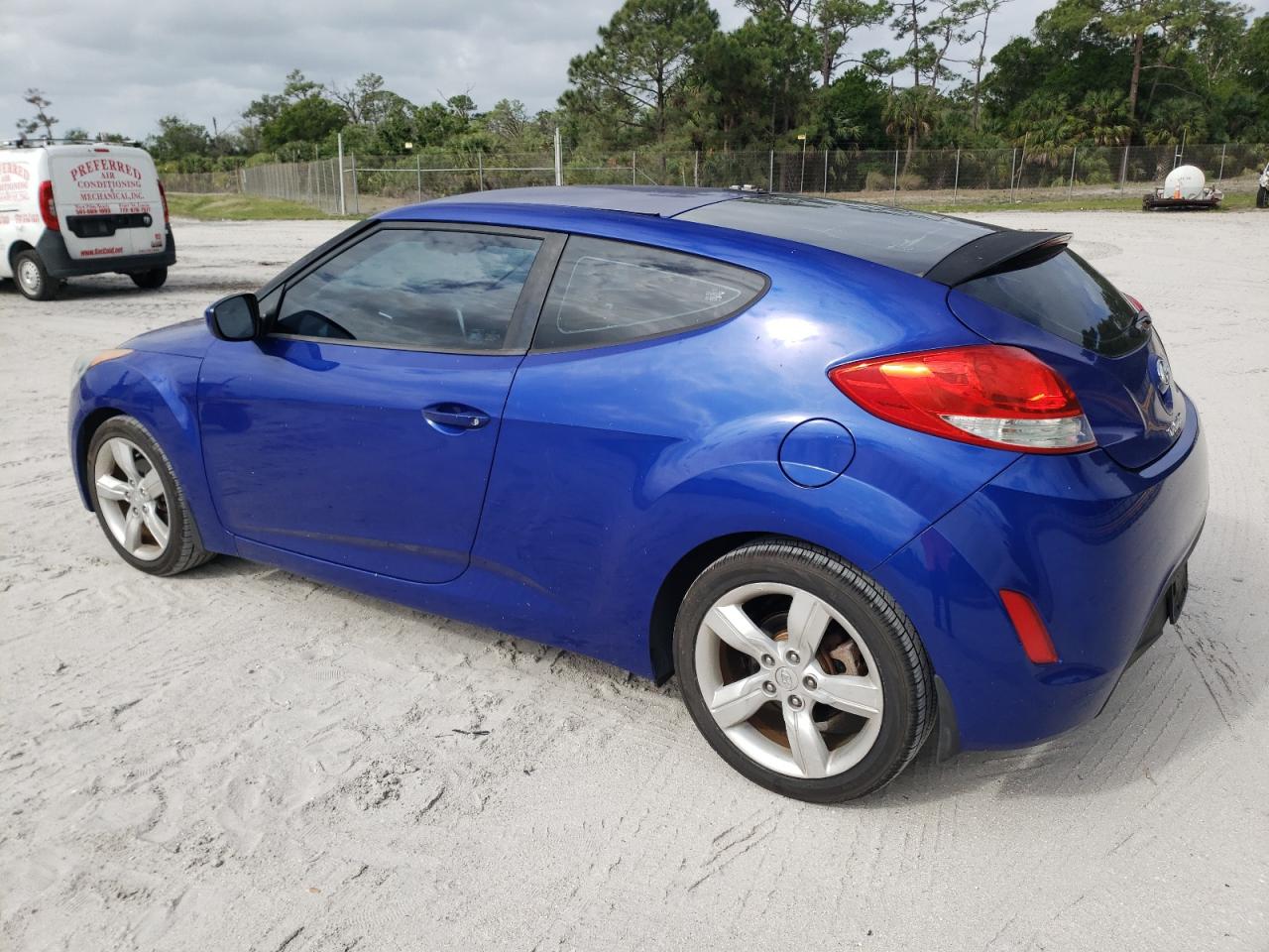 Photo 1 VIN: KMHTC6AD4CU056444 - HYUNDAI VELOSTER 