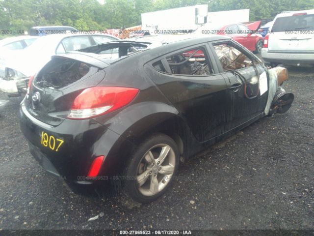 Photo 3 VIN: KMHTC6AD4CU057433 - HYUNDAI VELOSTER 