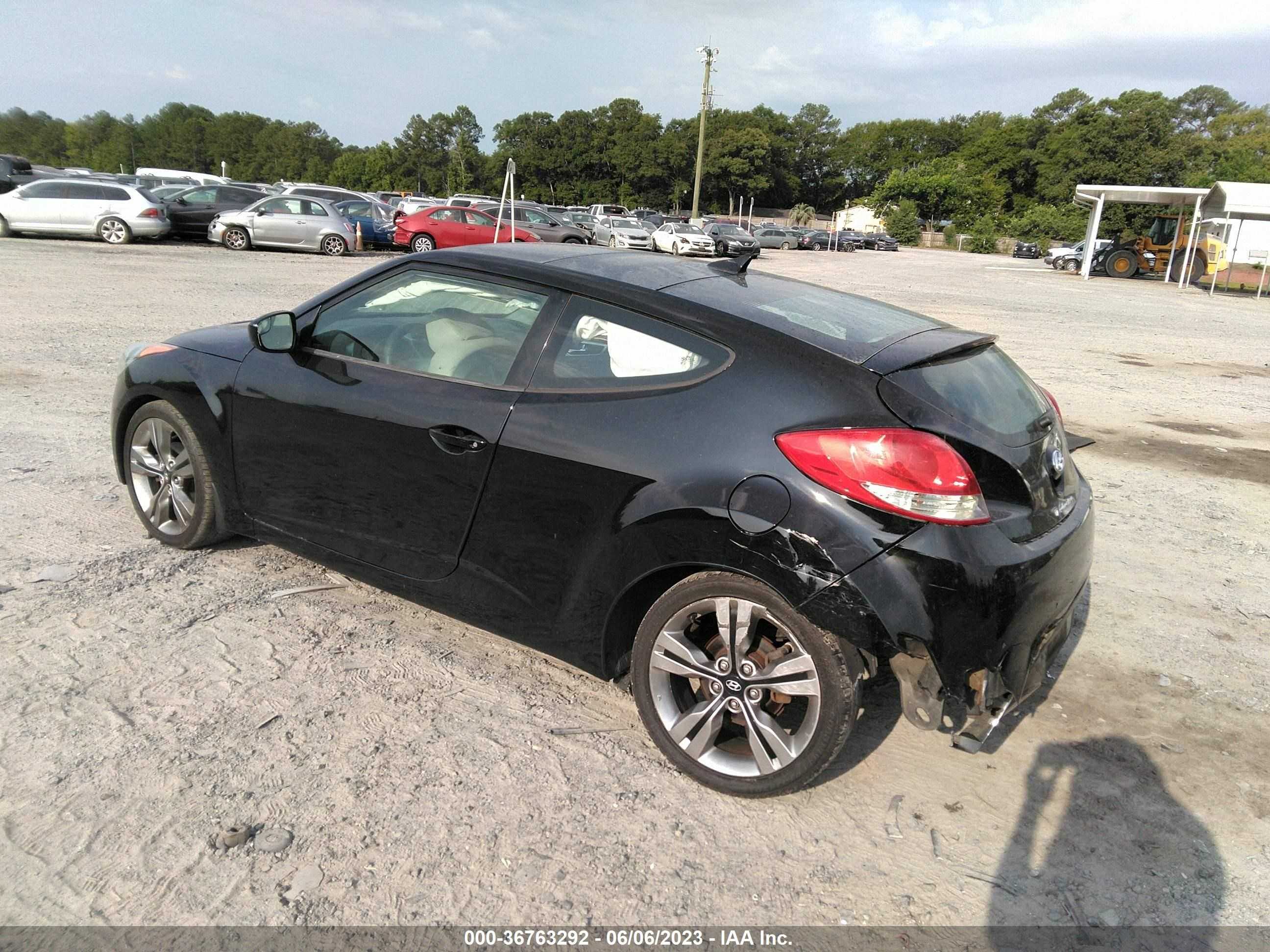 Photo 2 VIN: KMHTC6AD4DU108785 - HYUNDAI VELOSTER 