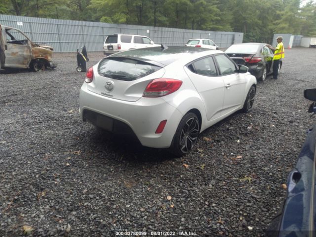 Photo 3 VIN: KMHTC6AD4DU109998 - HYUNDAI VELOSTER 