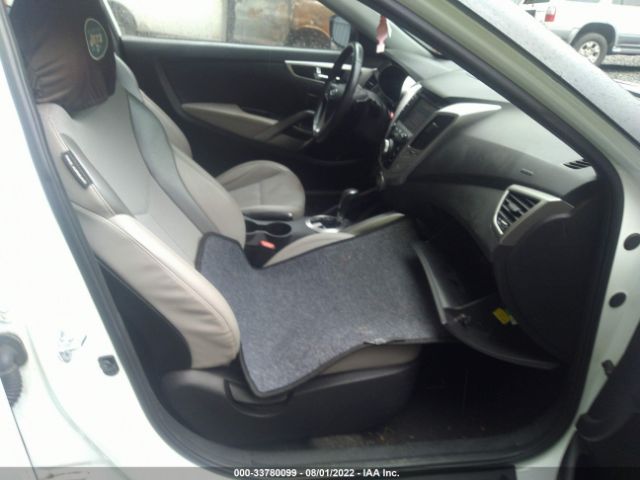 Photo 4 VIN: KMHTC6AD4DU109998 - HYUNDAI VELOSTER 