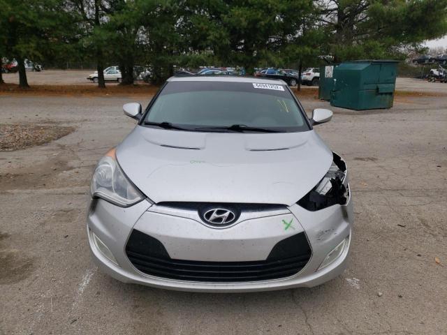 Photo 8 VIN: KMHTC6AD4DU121021 - HYUNDAI VELOSTER 