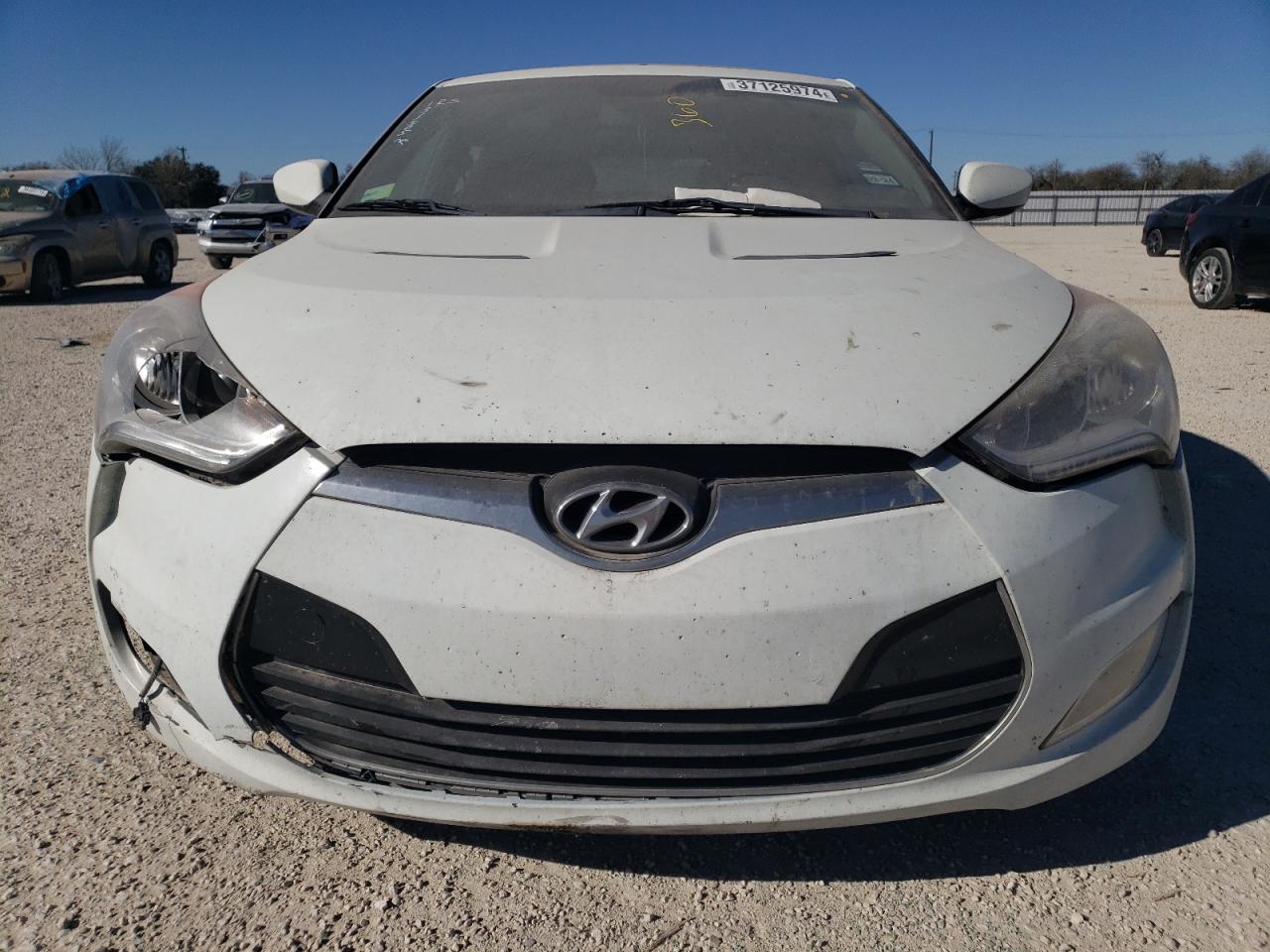 Photo 4 VIN: KMHTC6AD4EU217927 - HYUNDAI VELOSTER 