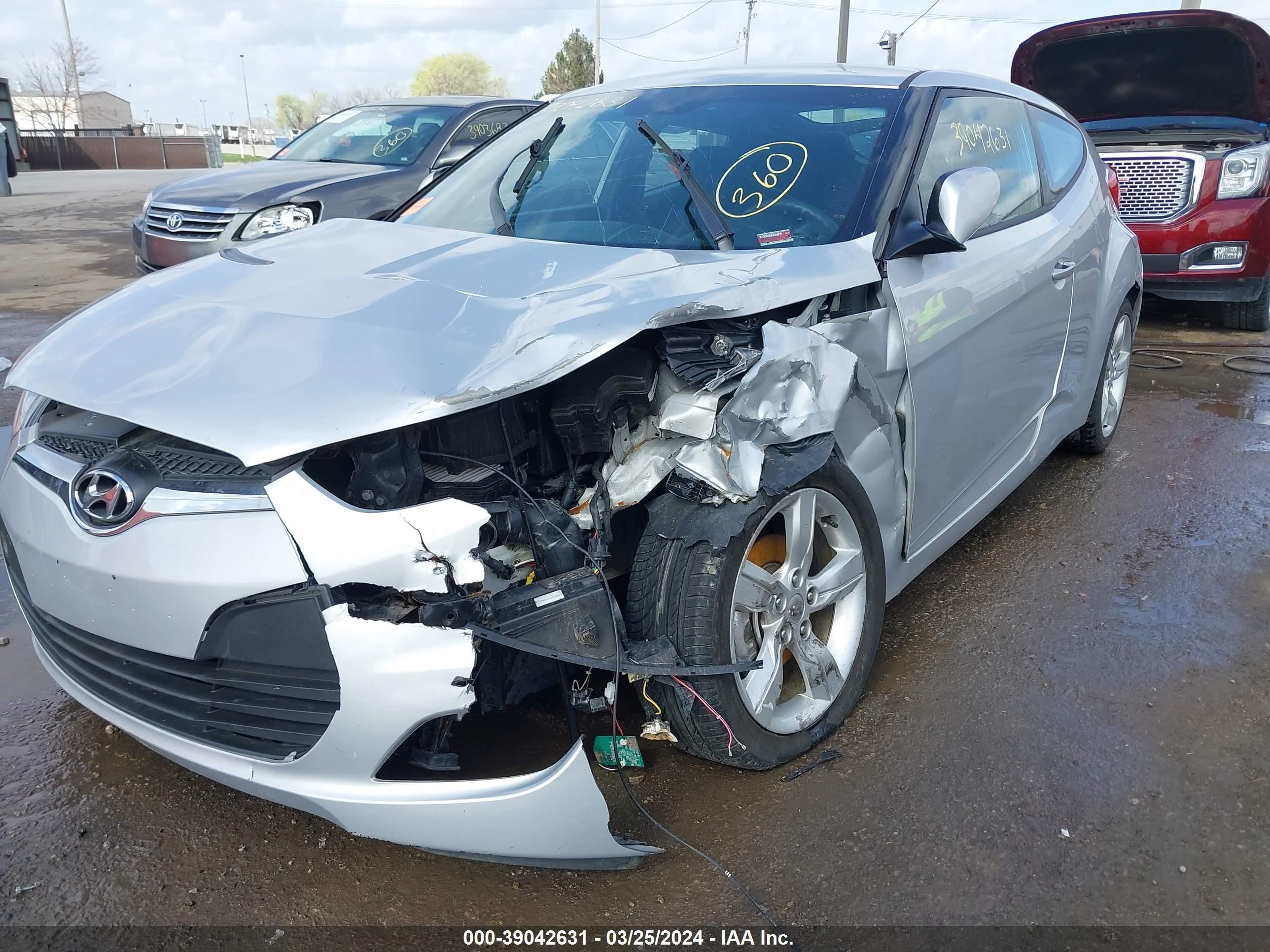 Photo 5 VIN: KMHTC6AD4FU236513 - HYUNDAI VELOSTER 