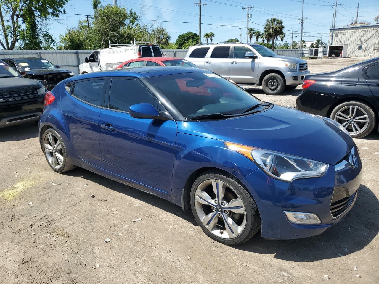 Photo 3 VIN: KMHTC6AD4HU320382 - HYUNDAI VELOSTER 