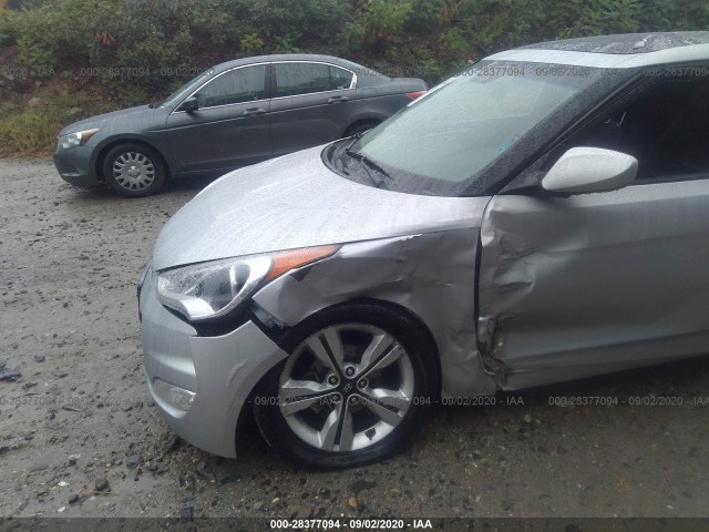 Photo 5 VIN: KMHTC6AD4HU321743 - HYUNDAI VELOSTER 