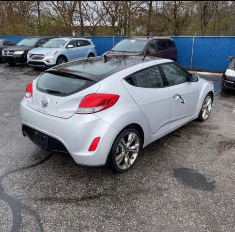 Photo 3 VIN: KMHTC6AD5CU030967 - HYUNDAI VELOSTER 